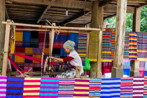 discovering-mai-chau-130-km-to-reach-the-green-paradise (2)