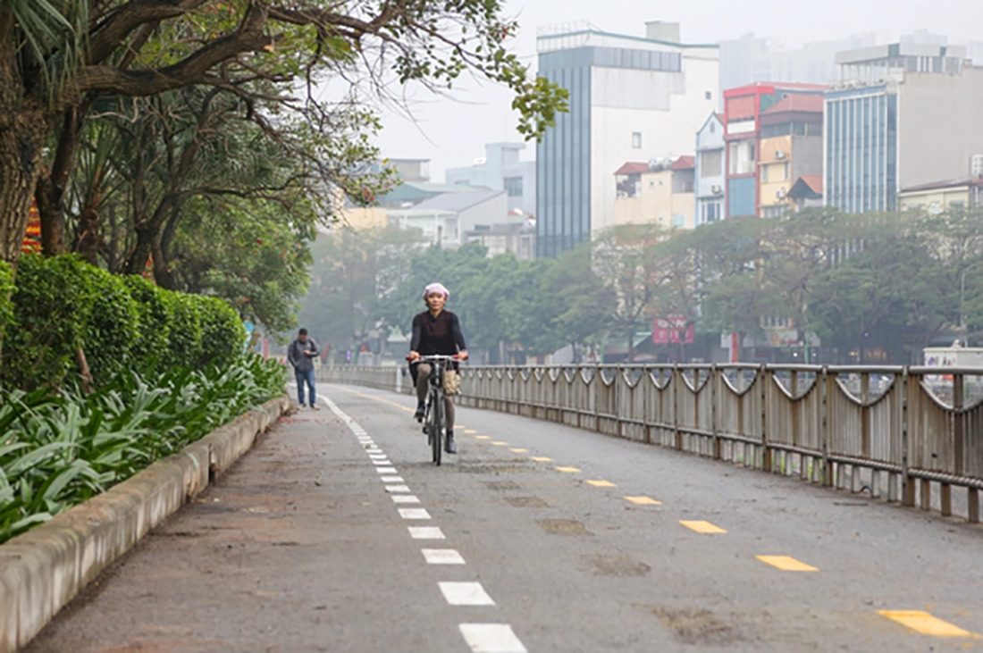 why-is-there-only-1-dedicated-bike-lane-in-all-of-hanoi