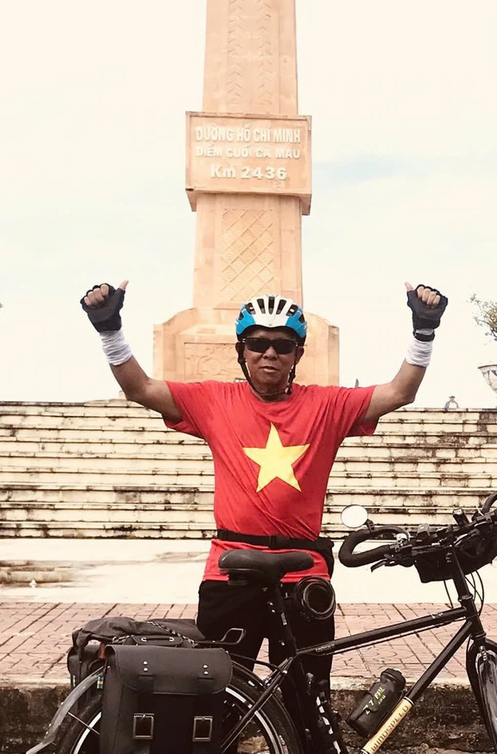 U70 man cycles across Vietnam